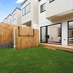 Te Atatu Cozy Brand New Townhouse 5