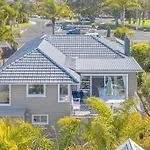 Charming Home - Milford /Castor Bay