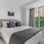 Modern Apartment & Parking - Central & Quite