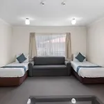 Bks Pioneer Motel