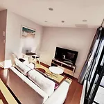 Relax & Comfy Central Apartment