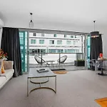 Funky One Bedroom Apartment On Princes Wharf