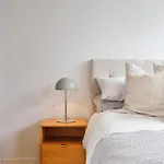 Lighthouse Apartments By Urban Rest