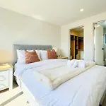 Contemporary Design Four-Bedroom Home