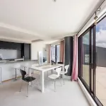 Stunning 3 Bedroom Penthouse Apt In Auckland Cbd