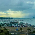 Prime Location With Stunning Harbour Bridge View