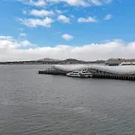 Deluxe Sea - Harbour Views - Princes Wharf Gem