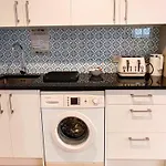Hot Deal! Sky Stars Spacious Studio Walk To Beach Close To Cbd