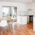 Cute One Bedroom Near Waterview