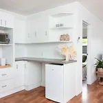 Cute One Bedroom Near Waterview