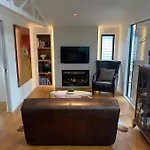 Hidden Sanctuary In Grey Lynn