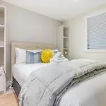 Stylish Retreat 2Br Apartment Bliss