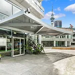 Chic 1Br Apt With Pool And Gym Perks