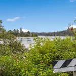 Greenhithe Hidden Gem With Sea Views And Air-Con