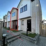 Entire Luxury Cosy Townhouse With Master Bedrooms,10 Min To Airport & Sylvia Park