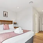Ventura Delight Townhouse With Parking And Patio