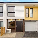 Ventura Retreat Townhouse With Parking And Patio