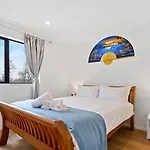 Ventura Retreat Townhouse With Parking And Patio