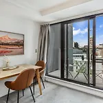 Stylish And Modern Apartment - Balcony And Pool