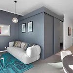Princes Wharf 2 Bedroom Newly Renovated Luxury