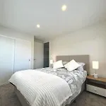 Sparkling New 4Beds Family Home