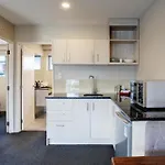 Ellerslie Palms Motel