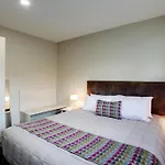 Ellerslie Palms Motel