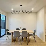 New Spacious 4Beds Family Home