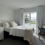 St Marys Executive Home With Swimming Pool