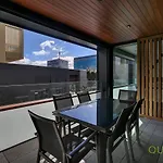 Qv Waterfront Executive Apartment -