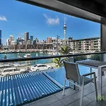 Qv Waterfront Executive Apartment -