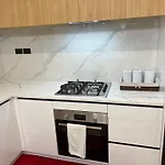 5 Bedroom House At The Heart Of Auckland Airport