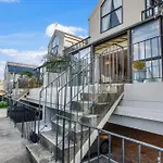 Parnell Vista 2Br Apartment With Seaview