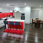 Pristine Home Step To Transit