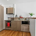 Cosy 1Br Princes Wharf Central