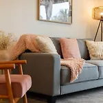 Spectacular Te Kanawa Views - 2Br Retreat