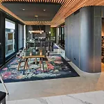Entertainers Penthouse With 5 Bedrooms Pool & Spa