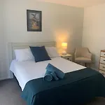 Hidden City House - Short Walk To Everything