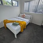 Holiday Home Near Auckland Airport