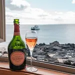 Takapuna Beachfront With Stunning Views