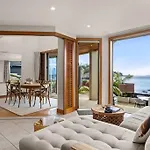 Takapuna Beachfront With Stunning Views