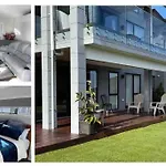 Modern And Private Guest House In East Auckland