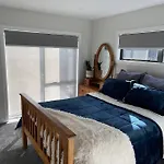 Modern And Private Guest House In East Auckland