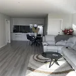 Modern And Private Guest House In East Auckland