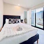 Nearly New 3Bed Townhouse 3Km To Cbd