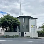 Nearly New 3Bed Townhouse 3Km To Cbd