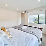 Nearly New 3Bed Townhouse 3Km To Cbd