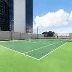 Luxurious Apt With Rooftop Pool Gym Tennis Carpark