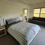 Takapuna Centre 3B Plus Netflix