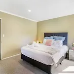 Charming Oasis, Your Cozy Retreat Awaits
